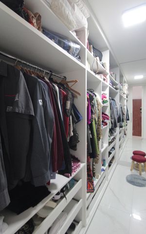 Casa à venda com 290m², 3 quartos e 3 vagasCloset da Suite
