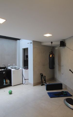 Casa à venda com 290m², 3 quartos e 3 vagasÁrea de Serviço