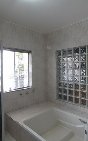 Casa à venda com 290m², 3 quartos e 3 vagasBanheiro da Suite