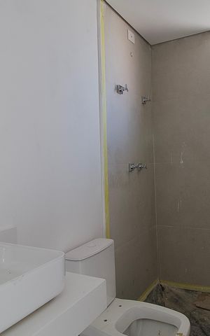 Apartamento à venda com 91m², 2 quartos e 2 vagasSuíte 1 - Banheiro