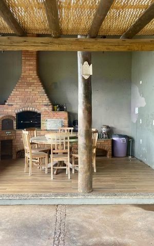 Casa à venda com 225m², 3 quartos e 4 vagas
