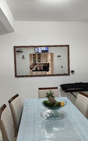 Casa à venda com 180m², 4 quartos e 2 vagas Casa à venda com 180m², 4 quartos e 2 vagasSala de Jantar