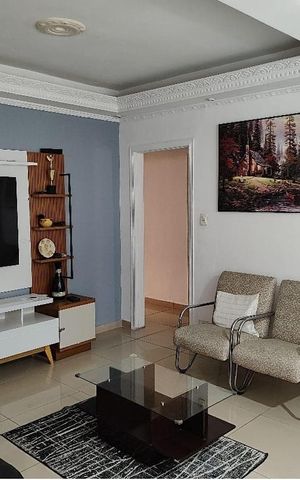 Casa à venda com 180m², 4 quartos e 2 vagas Casa à venda com 180m², 4 quartos e 2 vagasSala