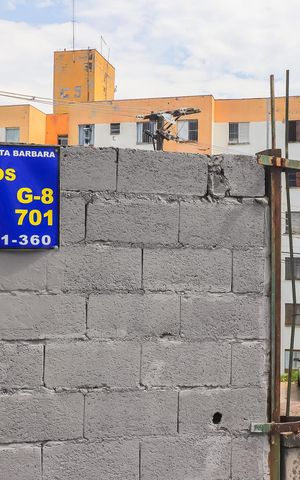 Apartamento para alugar com 50m², 2 quartos e 1 vaga Apartamento para alugar com 50m², 2 quartos e 1 vagaFachada