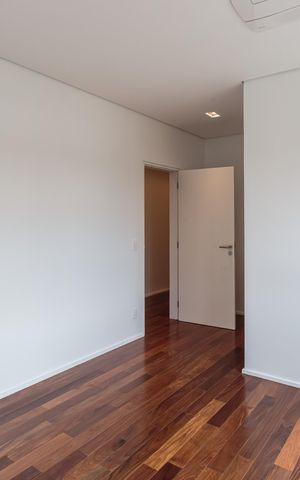Apartamento à venda com 358m², 4 quartos e 4 vagas Apartamento à venda com 358m², 4 quartos e 4 vagasSuíte 1