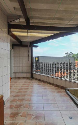 Casa à venda com 250m², 6 quartos e 3 vagas