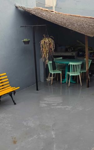 Casa à venda com 88m², 2 quartos e 3 vagas Casa à venda com 88m², 2 quartos e 3 vagasÁrea externa