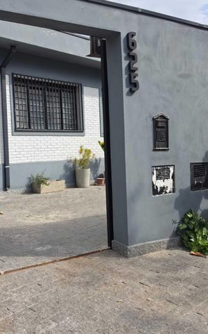 Casa à venda com 88m², 2 quartos e 3 vagas Casa à venda com 88m², 2 quartos e 3 vagasFachada