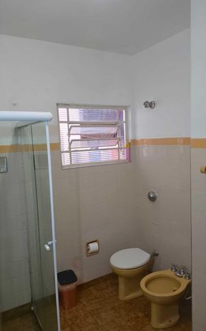 Casa à venda com 88m², 2 quartos e 3 vagas Casa à venda com 88m², 2 quartos e 3 vagasBanheiro