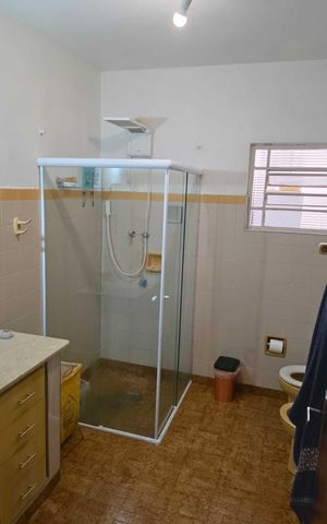 Casa à venda com 88m², 2 quartos e 3 vagas Casa à venda com 88m², 2 quartos e 3 vagasBanheiro
