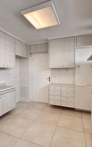 Apartamento à venda com 122m², 2 quartos e 2 vagasCozinha