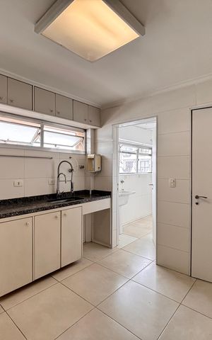Apartamento à venda com 122m², 2 quartos e 2 vagasCozinha
