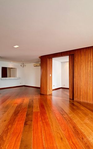 Apartamento à venda com 122m², 2 quartos e 2 vagasSala