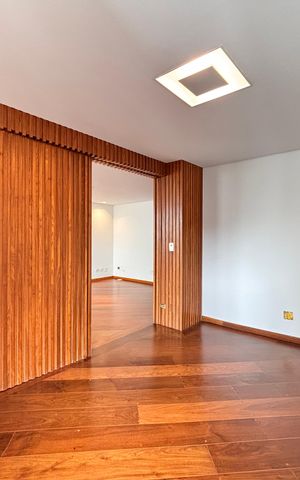 Apartamento à venda com 122m², 2 quartos e 2 vagasSala de TV