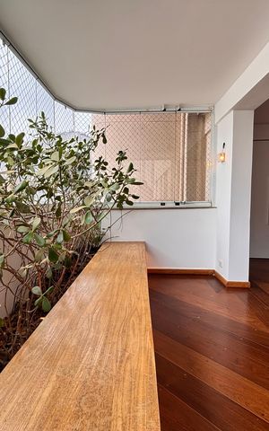 Apartamento à venda com 122m², 2 quartos e 2 vagasVaranda