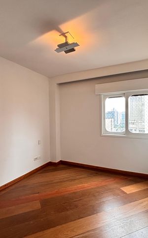 Apartamento à venda com 122m², 2 quartos e 2 vagasSuíte