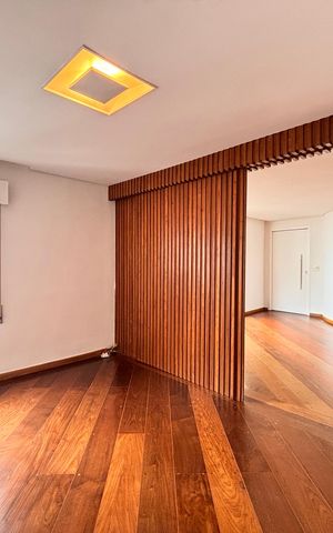 Apartamento à venda com 122m², 2 quartos e 2 vagasSala de TV