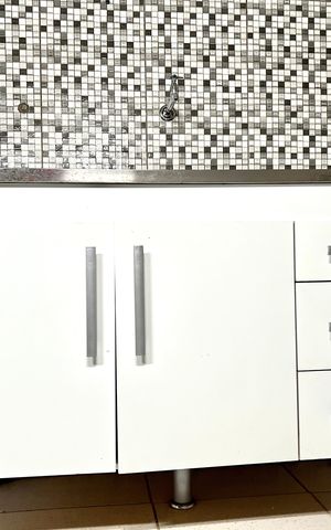 Apartamento para alugar com 65m², 2 quartos e 1 vaga Apartamento para alugar com 65m², 2 quartos e 1 vagaCozinha - Armários