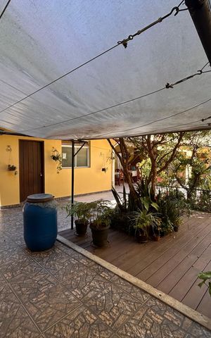Casa à venda com 181m², 5 quartos e 3 vagas Casa à venda com 181m², 5 quartos e 3 vagasQuintal e jardim