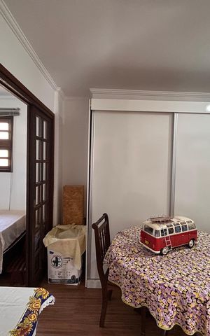 Casa à venda com 181m², 5 quartos e 3 vagas Casa à venda com 181m², 5 quartos e 3 vagasEscritório