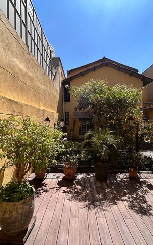 Casa à venda com 181m², 5 quartos e 3 vagas Casa à venda com 181m², 5 quartos e 3 vagasQuintal e jardim