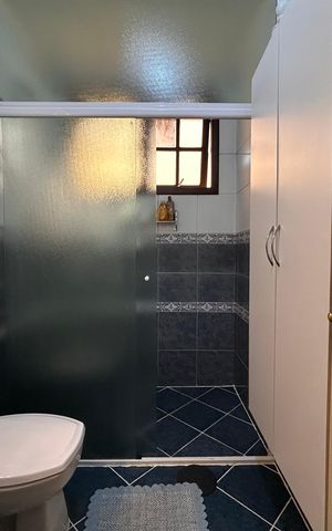 Casa à venda com 181m², 5 quartos e 3 vagas Casa à venda com 181m², 5 quartos e 3 vagasBanheiro social