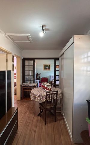 Casa à venda com 181m², 5 quartos e 3 vagas Casa à venda com 181m², 5 quartos e 3 vagasEscritório
