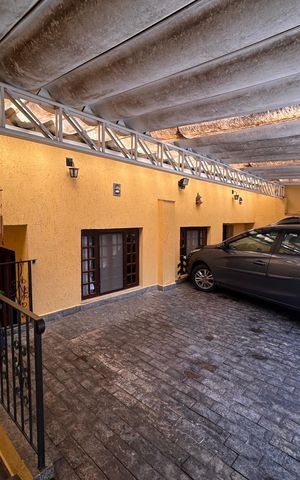 Casa à venda com 181m², 5 quartos e 3 vagas Casa à venda com 181m², 5 quartos e 3 vagasGaragem