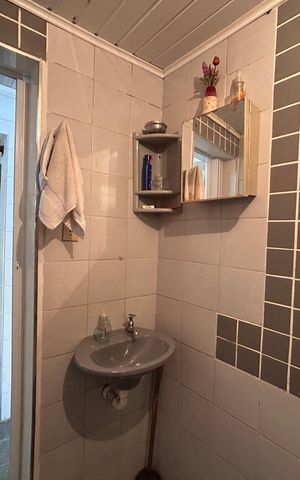 Casa à venda com 181m², 5 quartos e 3 vagas Casa à venda com 181m², 5 quartos e 3 vagasBanheiro de serviço