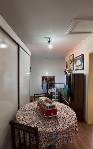 Casa à venda com 181m², 5 quartos e 3 vagas Casa à venda com 181m², 5 quartos e 3 vagasEscritório