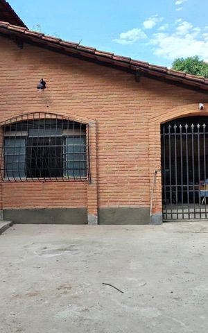 Casa para alugar com 1530m², 3 quartos e 10 vagas Casa para alugar com 1530m², 3 quartos e 10 vagasFachada