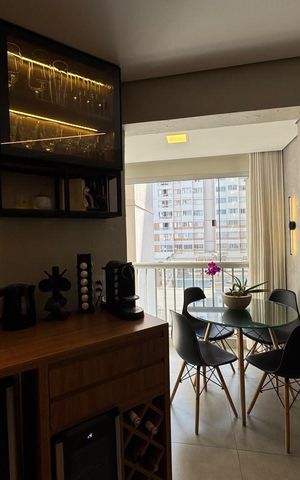 Apartamento à venda com 60m², 2 quartos e 1 vaga Apartamento à venda com 60m², 2 quartos e 1 vagaVaranda
