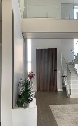 Casa para alugar com 300m², 3 quartos e 4 vagas Casa para alugar com 300m², 3 quartos e 4 vagasSala
