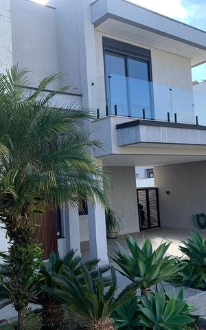 Casa para alugar com 300m², 3 quartos e 4 vagas Casa para alugar com 300m², 3 quartos e 4 vagasFachada