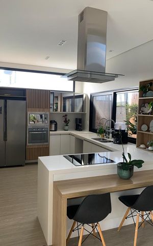 Casa para alugar com 300m², 3 quartos e 4 vagas Casa para alugar com 300m², 3 quartos e 4 vagasCozinha