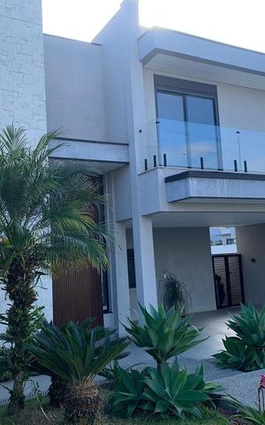 Casa para alugar com 300m², 3 quartos e 4 vagas Casa para alugar com 300m², 3 quartos e 4 vagasFachada