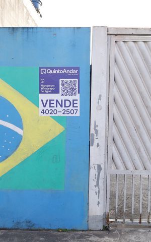Casa à venda com 80m², 2 quartos e 6 vagasFachada 