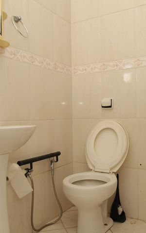 Casa à venda com 80m², 2 quartos e 6 vagasBanheiro