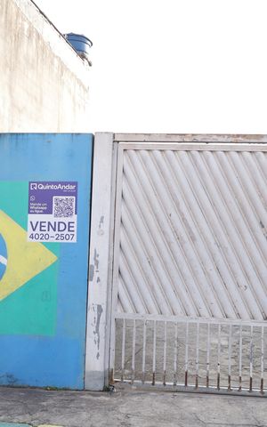 Casa à venda com 80m², 2 quartos e 6 vagasFachada 