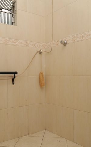 Casa à venda com 80m², 2 quartos e 6 vagasBanheiro