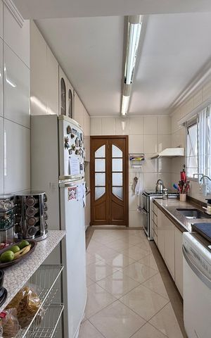 Apartamento à venda com 187m², 3 quartos e 2 vagas Apartamento à venda com 187m², 3 quartos e 2 vagasCozinha