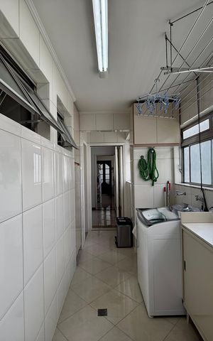 Apartamento à venda com 187m², 3 quartos e 2 vagas Apartamento à venda com 187m², 3 quartos e 2 vagasÁrea de Serviço