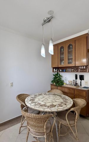 Apartamento à venda com 187m², 3 quartos e 2 vagas Apartamento à venda com 187m², 3 quartos e 2 vagasCozinha