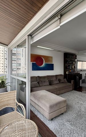 Apartamento à venda com 187m², 3 quartos e 2 vagas Apartamento à venda com 187m², 3 quartos e 2 vagasSacada