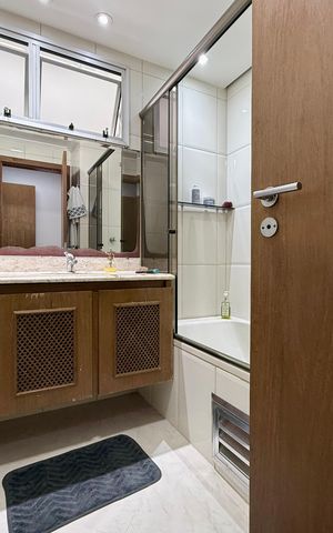 Apartamento à venda com 187m², 3 quartos e 2 vagas Apartamento à venda com 187m², 3 quartos e 2 vagasBanheiro Suíte