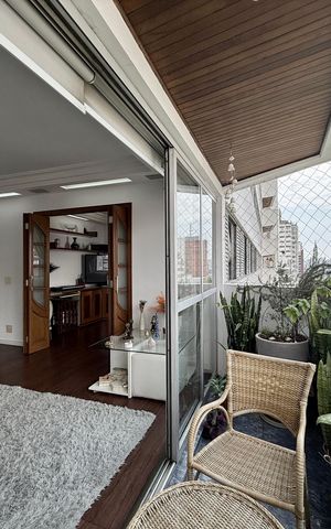 Apartamento à venda com 187m², 3 quartos e 2 vagas Apartamento à venda com 187m², 3 quartos e 2 vagasSacada