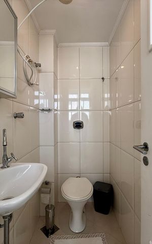 Apartamento à venda com 187m², 3 quartos e 2 vagas Apartamento à venda com 187m², 3 quartos e 2 vagasBanheiro de Serviço
