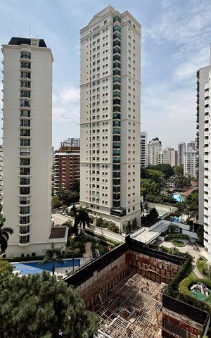 Apartamento à venda com 187m², 3 quartos e 2 vagas Apartamento à venda com 187m², 3 quartos e 2 vagasVista