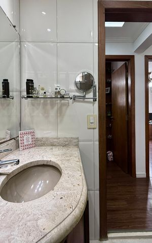 Apartamento à venda com 187m², 3 quartos e 2 vagas Apartamento à venda com 187m², 3 quartos e 2 vagasBanheiro Social