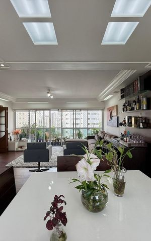 Apartamento à venda com 187m², 3 quartos e 2 vagas Apartamento à venda com 187m², 3 quartos e 2 vagasSala